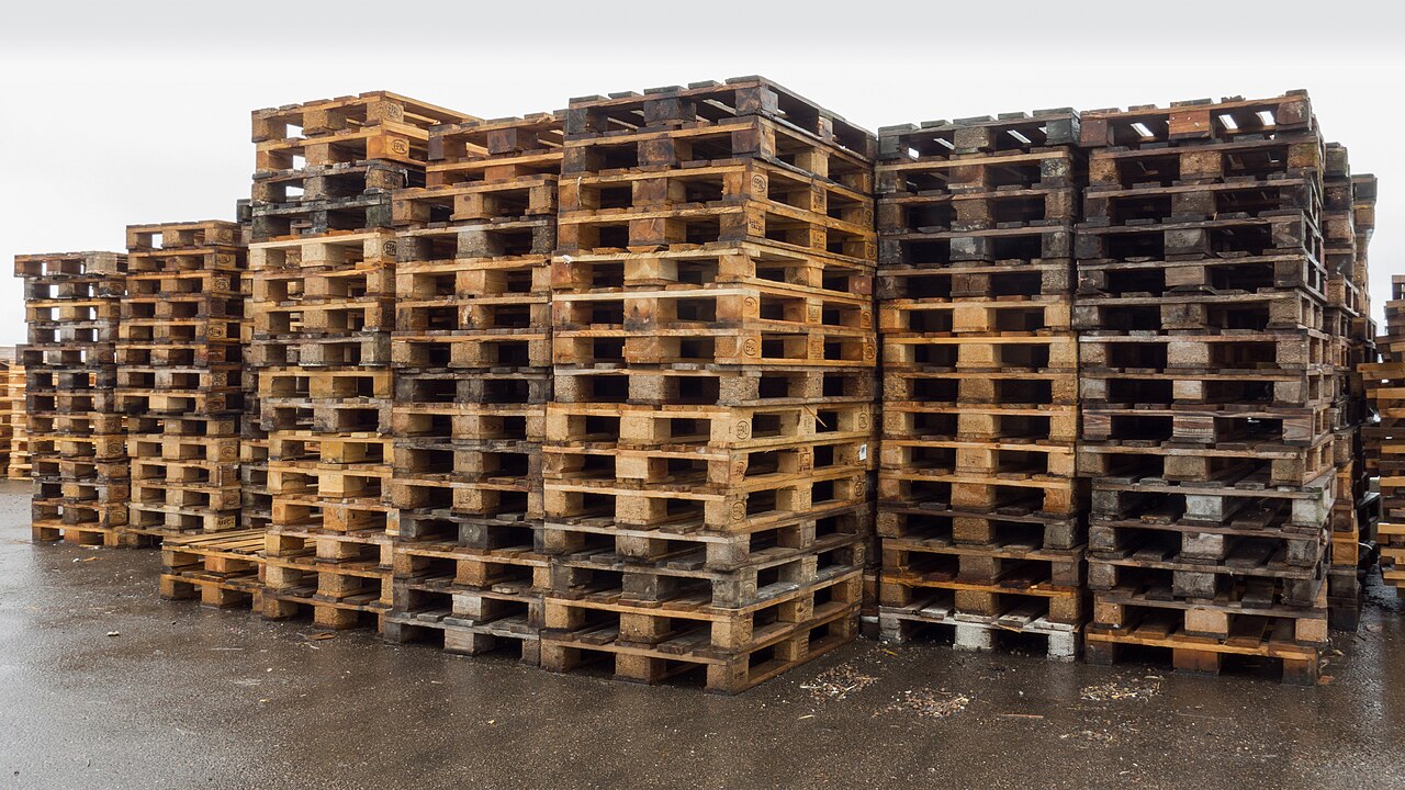 Pilas de pallets Euro