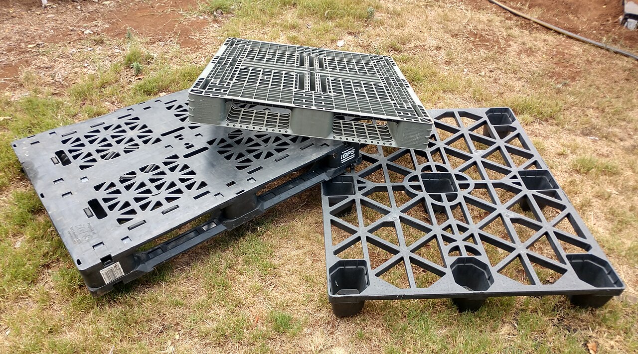 Tres modelos de pallet plástico